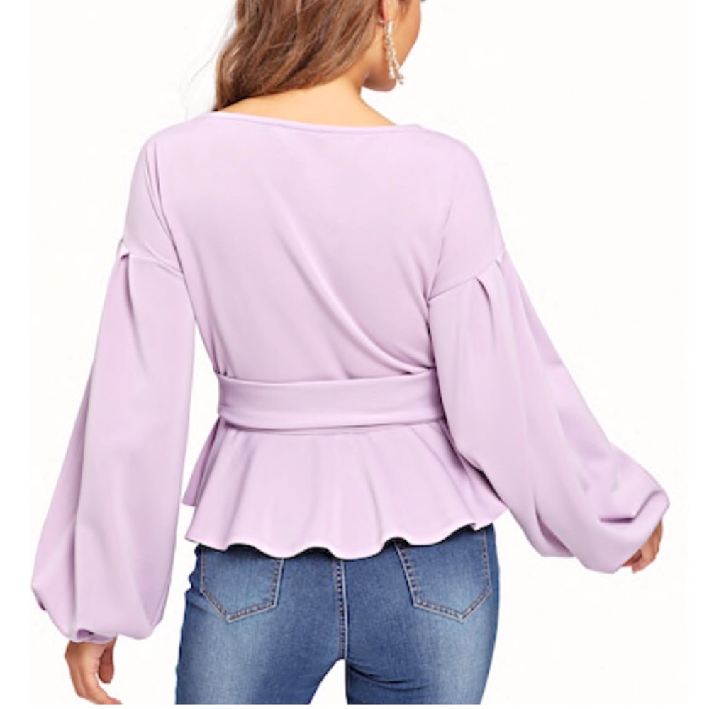💐NWT Gorgeous Lilac Lantern Sleeve Peplum Blouse! - Picture 2 of 4